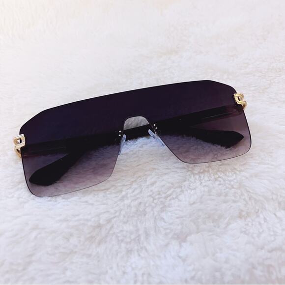 Sadie Black Oversized Rimless Flat-Top Sunglasses - Picture 3 of 12